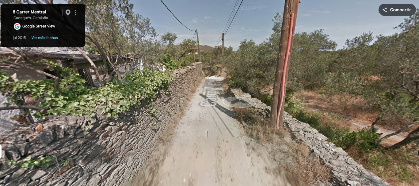 El mismo camino, sin sitio para girar (Street View)